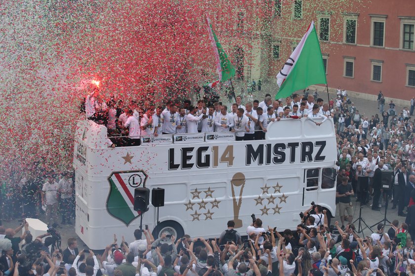 Legia Warszawa, plac zamkowy, mistrz polski, trofeum, 