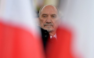 Macierewicz: Odkładano awanse generalskie. To blokowało rozwój armii
