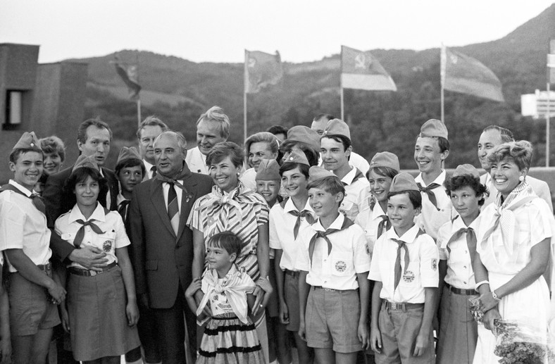 Michaił Gorbaczow w obozie pionierskim "Artek", 1985 r.