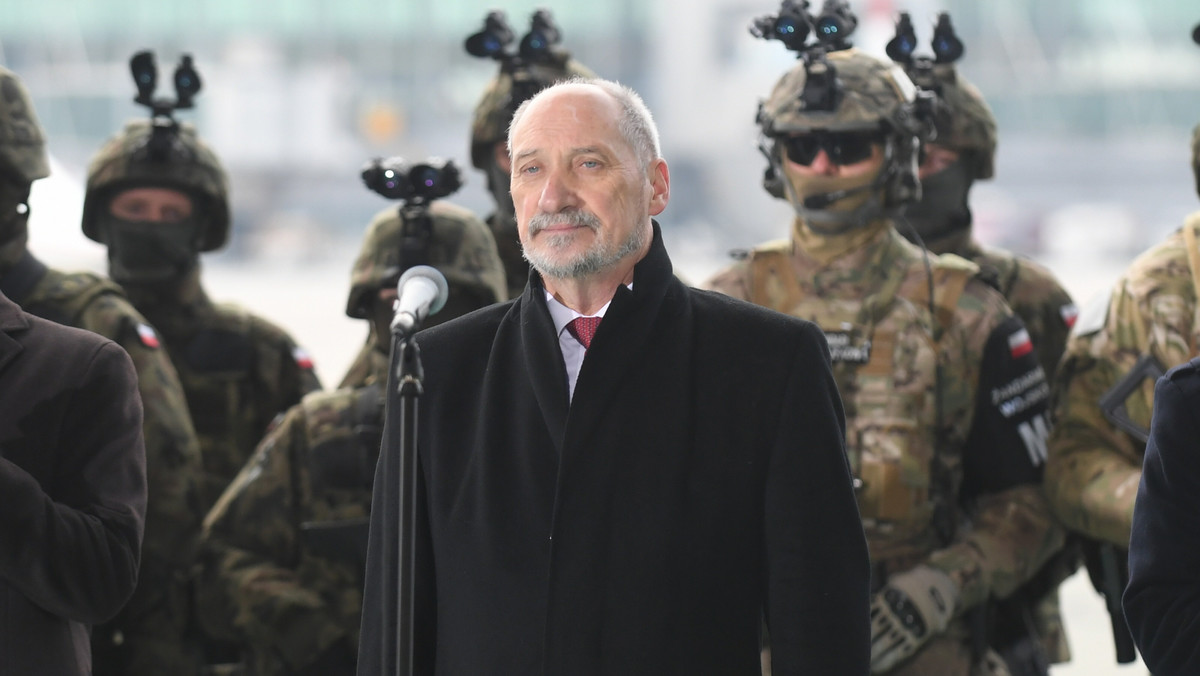 Polska armia należy do najsilniejszych w Europie i zwiększa zdolność do obrony terytorium – powiedział w czwartek szef MON Antoni Macierewicz. Zapewnił, że nacisk na zwiększenie zdolności do samodzielnej obrony nie oznacza odwrotu od NATO.