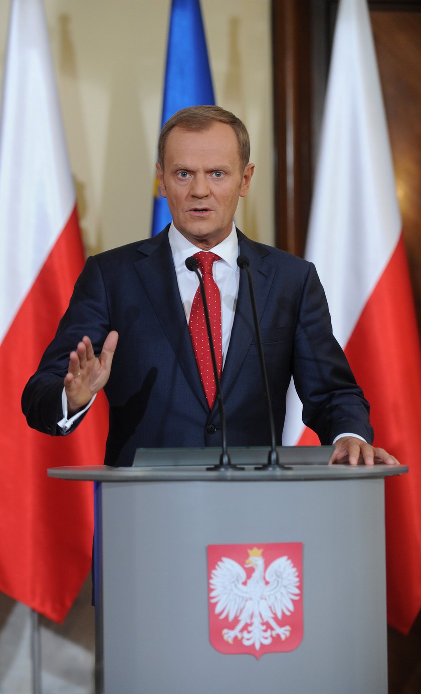 Tusk podsumuje rok na Twitterze 