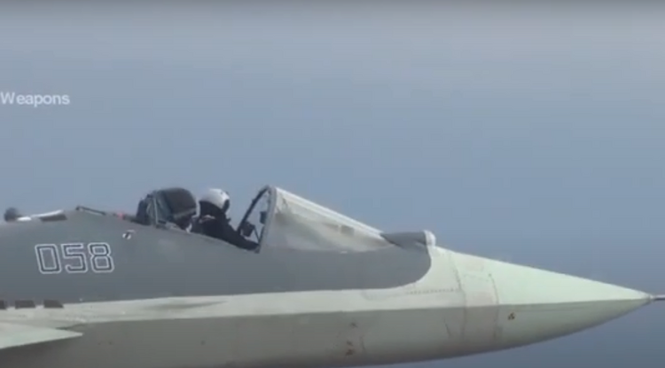 Orosz pilóta tető nélkül