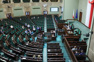 PiS na prowadzeniu, KO traci poparcie. Mamy najnowszy sondaż