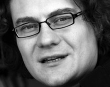 Dr Michał Kozłowski jest adiunktem w Zakładzie Filozofii Nowożytnej Instytutu Filozofii Uniwersytetu Warszawskiego