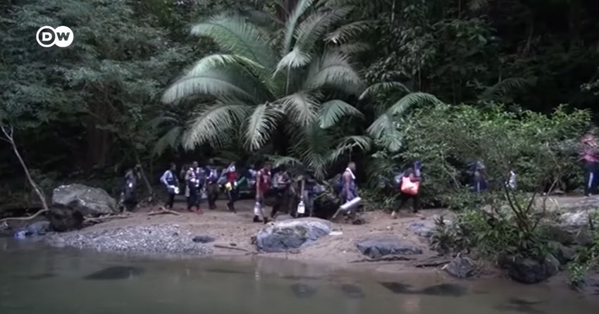 Migranti sa Haitija moraju da prođu kroz džunglu Darijen u Panami