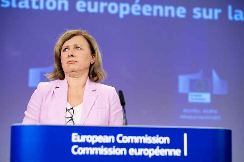 Wiceprzewodnicząca Komisji Europejskiej Vera Jourova podczas briefingu prasowego w Brukseli, 16 września 2022 r.