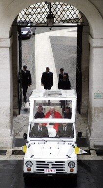 VATICAN-POPE-POPEMOBILE