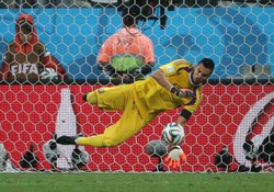 Romero ściągał przed rzutami karnymi. Unieważnią wynik półfinału? WIDEO