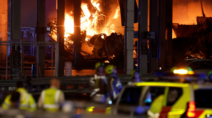 Tűzvész pusztít a Luton reptéren / Fotó: Reuters