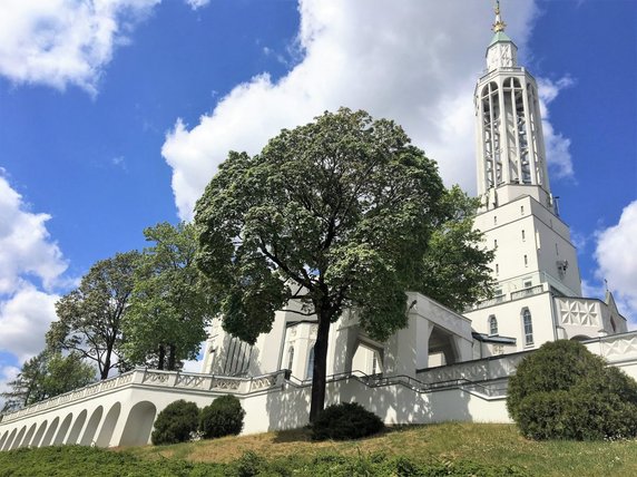 Jest jak biała perła. Kościół świętego Rocha w Białymstoku