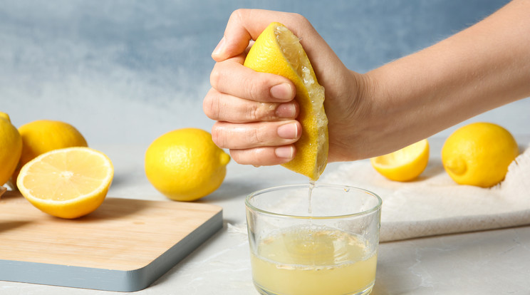 A citromlé kiváló természetes fehérítő / Fotó: Shutterstock