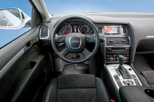 Toyota Land Cruiser V8 4.5 d-4d kontra Audi Q7 4.2 tdi, Mercedes GL 420 CDI i Range Rover TDV8 - Arystokracja w terenie