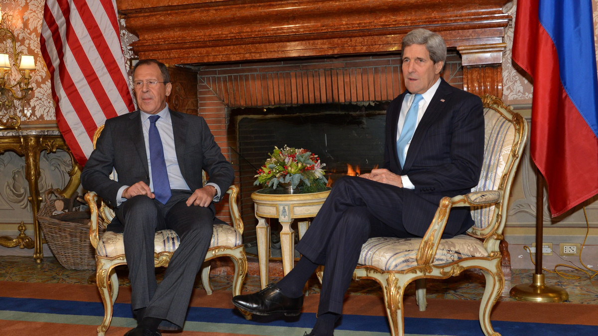 Amerykański sekretarz stanu John Kerry i szef rosyjskiej dyplomacji Siergiej Ławrow spotkali się na nieformalnych rozmowach w Rzymie, których głównym tematem był kryzys na Bliskim Wschodzie. Zapowiadano też, że bedą mówić o sytuacji na Ukrainie.