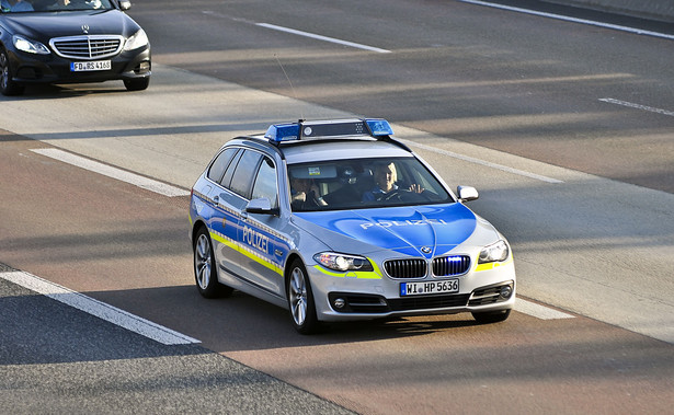 Wypadek busa wiozącego Polaków w Niemczech. Pasażer wypadł na jezdnię, 11 osób rannych