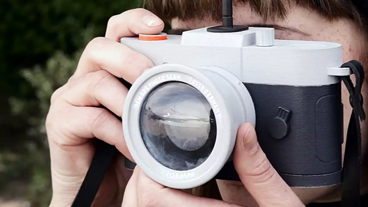 Camera Restricta - kontrowersyjny aparat, który utrudnia robienie zdjęć
