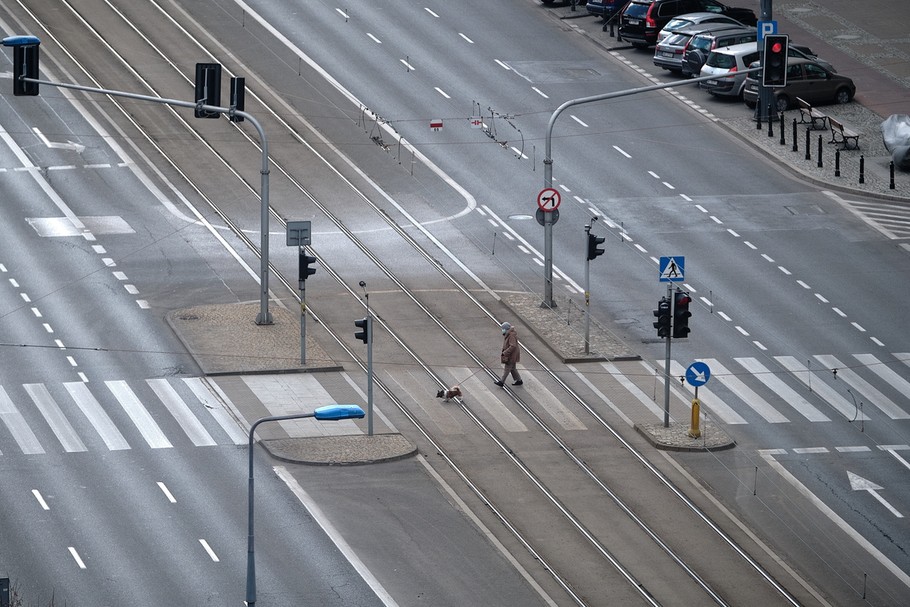 Opustoszałe warszawskie ulice podczas lockdownu wprowadzonego przez rząd w związku z epidemią koronawirusa, 21.03.2020