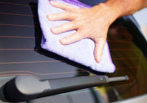 Evo čemu služe tanke linije na zadnjem staklu automobila, vozači u čudu