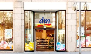 W Polsce będzie jeszcze więcej chemii z Niemiec. Gigant otwiera drogerię nad Wisłą