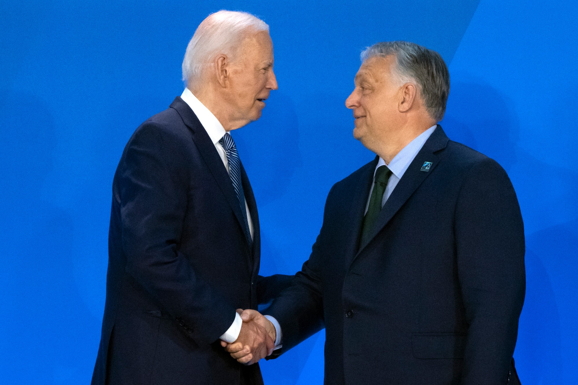 Maďarský premiér Viktor Orbán a prezident USA Biden vo Washingtone.