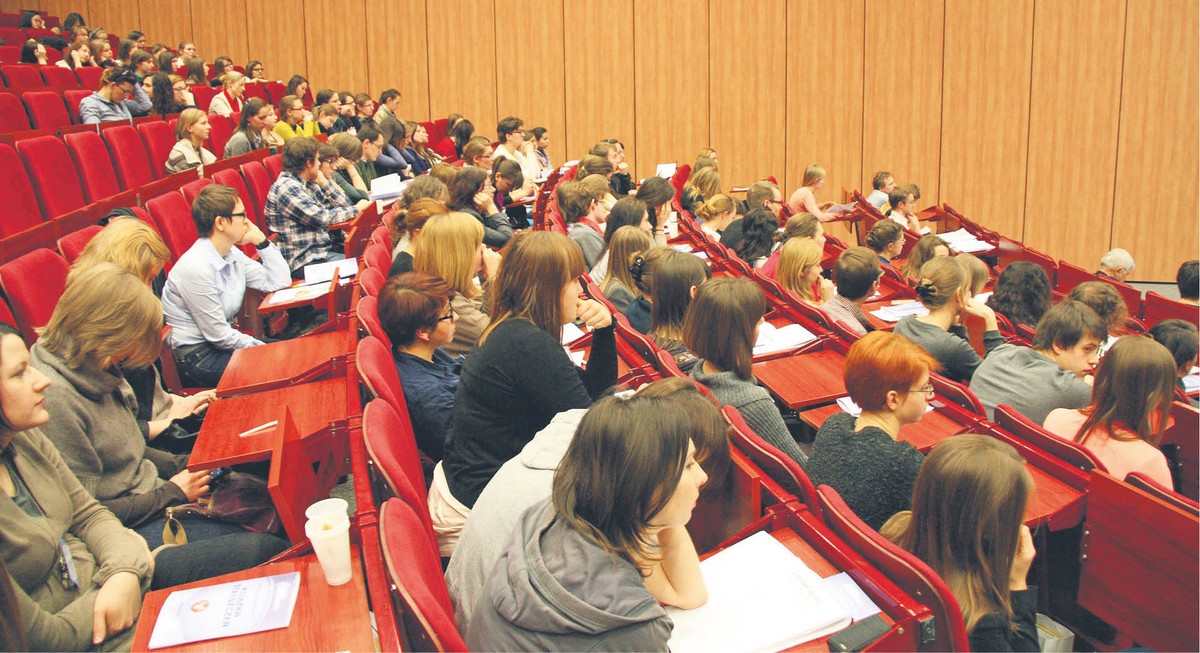 Mniej studentów, to mniej wykładowców i szans na zatrudnianie młodych naukowców