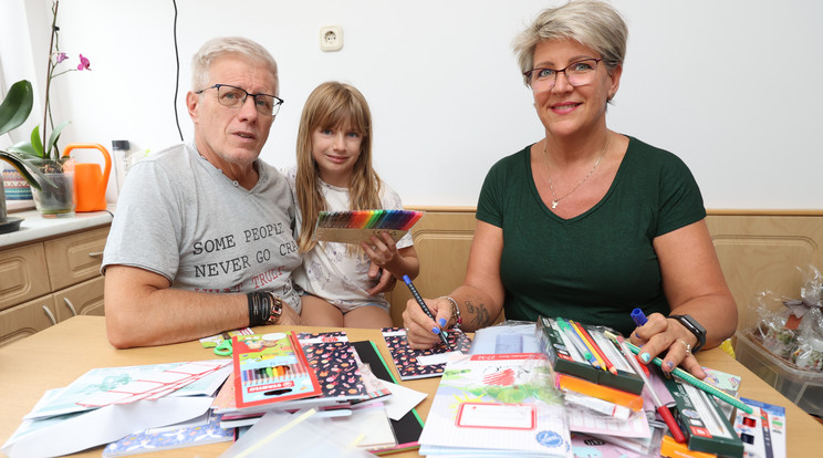 Szomolányí Tímea és családjának tervzetett programjait felforgfatná, ha elmaradna az őszi szünet, a hosszabb téli iskolai szünet pedig a közös kasszát terhelné meg a magasabb fűtésszámlával / Fotó: Czerkl Gábor