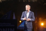  Donald Tusk podczas manifestacji poparcia dla obecności Polski w Unii Europejskiej  