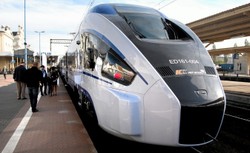 Pociągi Dart dostarczone o czasie. Unijna dotacja uratowana