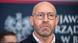 sporu między ministerstwem sportu a pkol. "haniebne, że flaga narodowa jest wykorzystywana do gierek politycznych"