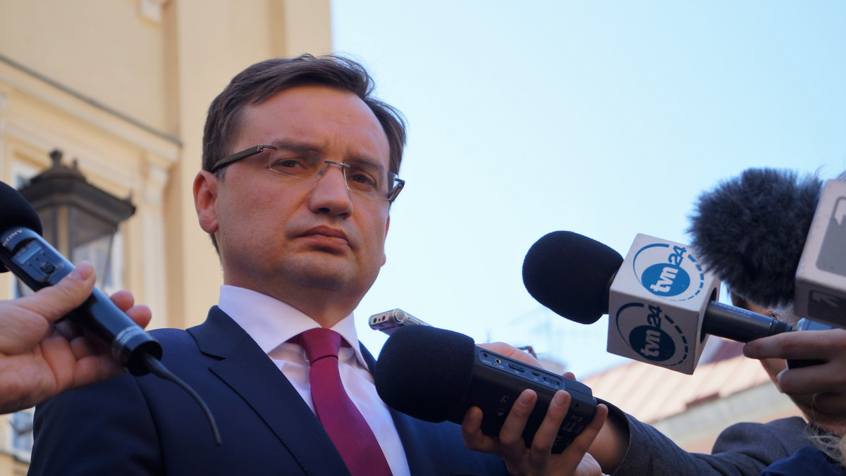 Rzeczpospolita: wojna Ziobry z krakowskimi prawnikami skazana na klęskę 