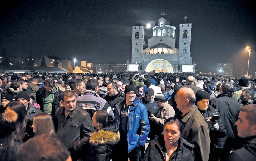 Sve brojnije narodne litije u Crnoj Gori