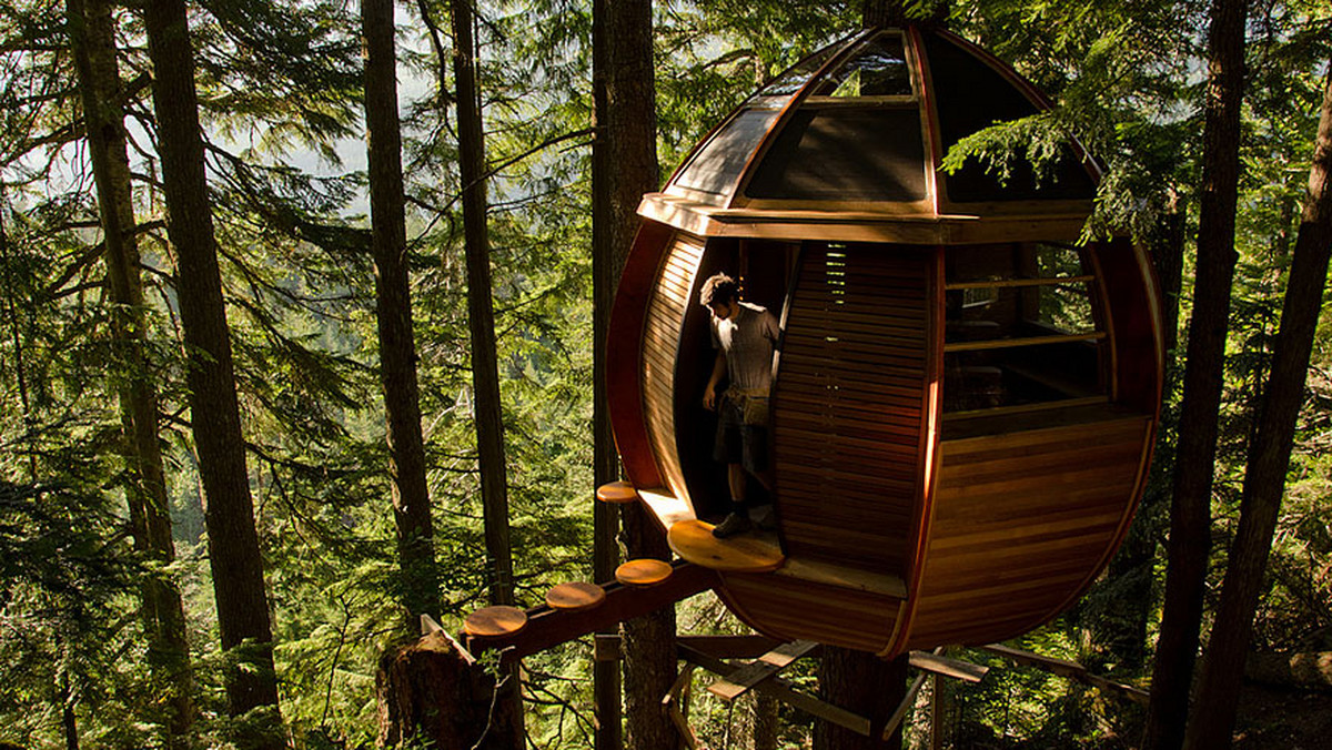 The HemLoft Treehouse (Whistler, Canada)