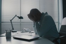 Zdrowie psychiczne, a praca akademicka. Co trzeci naukowiec ma problemy, a powodem są... finanse