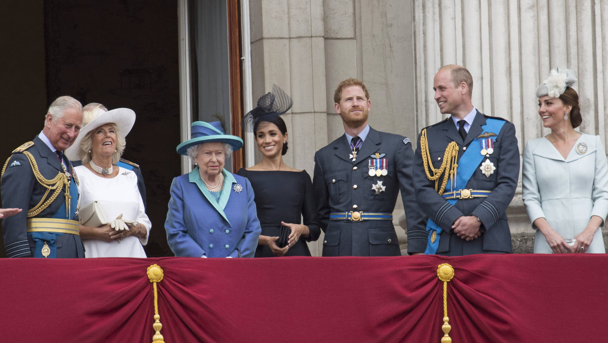 Meghan i Harry u Oprah Winfrey. Jak rodzina królewska zareagowała na zarzuty o rasizm?