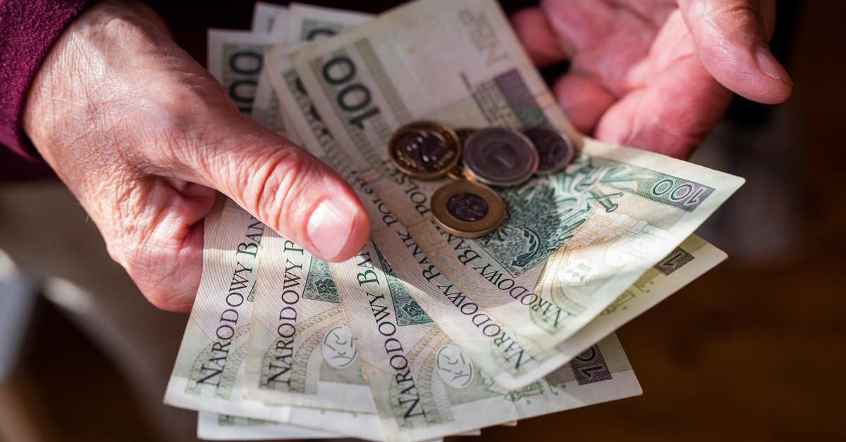 ZUS ujawnia, jaką emeryturę otrzyma osoba w wieku 60 lat, której staż pracy wynosi 40 lat. Oto kwota