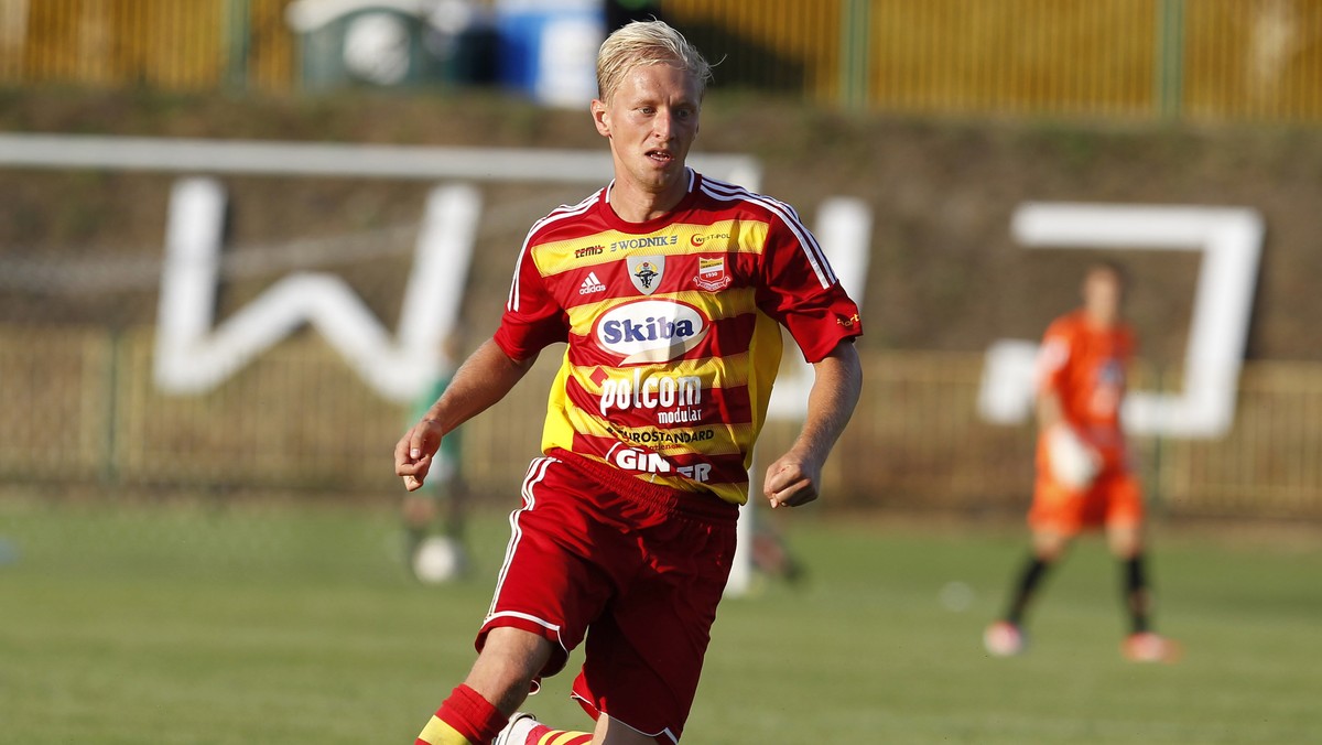 Chojniczanka Chojnice kolejnym ćwierćfinalistą Pucharu Polski. Podopieczni Mariusza Pawlaka pokonali w czwartek po dogrywce PGE GKS Bełchatów 2:1. To największy sukces w historii chojniczan. W kolejnej rundzie ich rywalem będzie zwycięzca starcia między Legią Warszawa a Lechią Gdańsk.