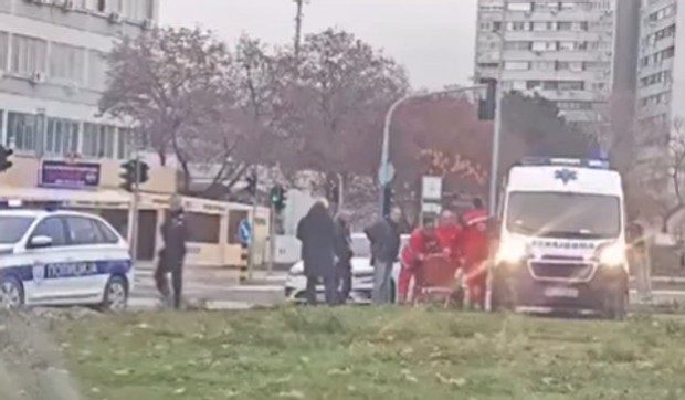 Oborena žena na pešačkom prelazu