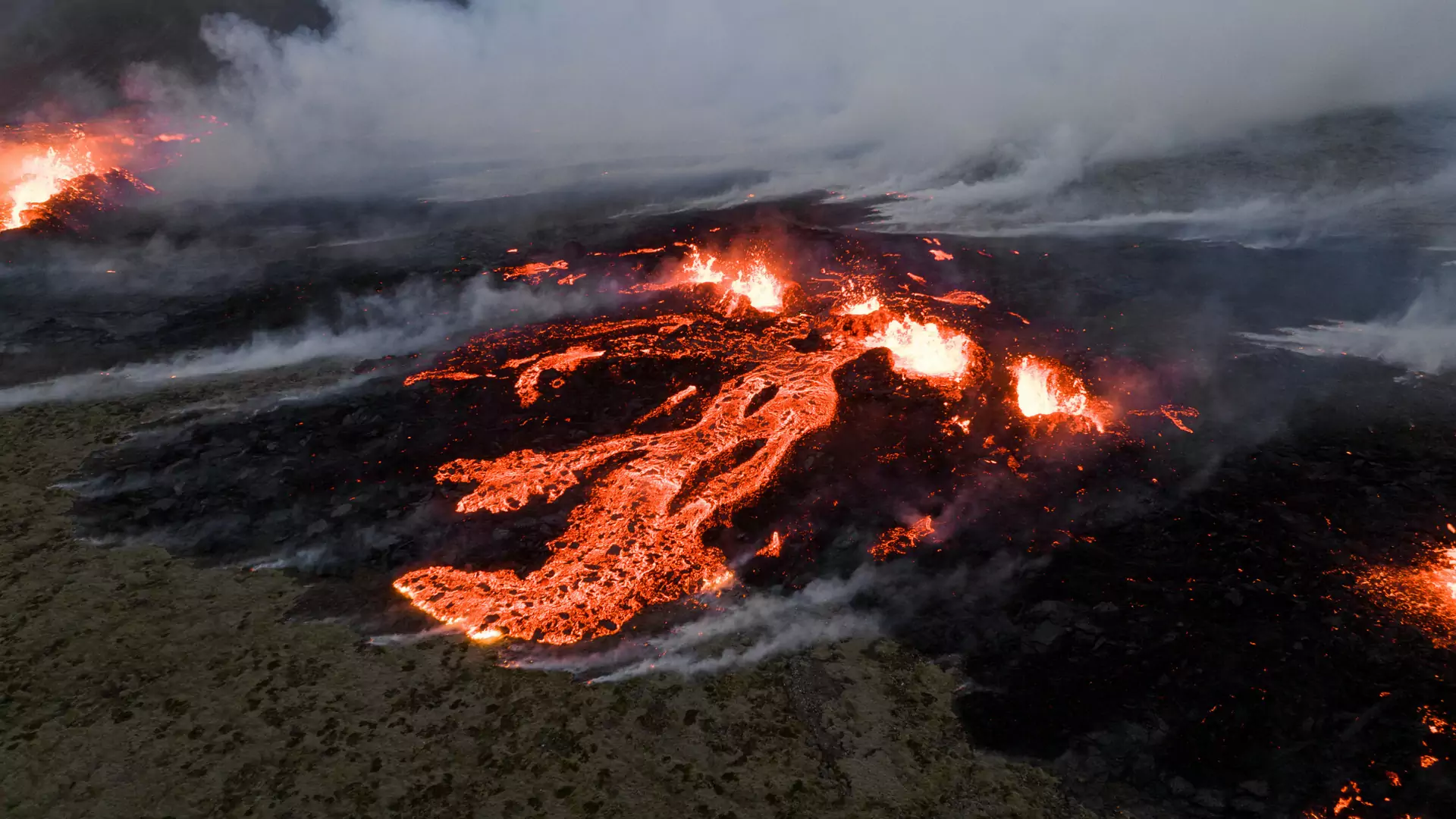 Wybuch wulkanu na Islandii. Oto prawda o jego emisji CO2