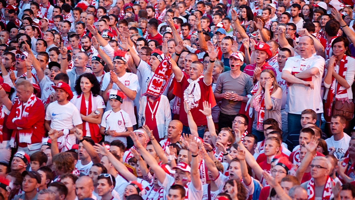 Sobotni mecz Polska - Czechy (0:1) śledziło na trzech antenach telewizji publicznej średnio 14,07 mln widzów - wynika z danych udostępnionych przez TVP.