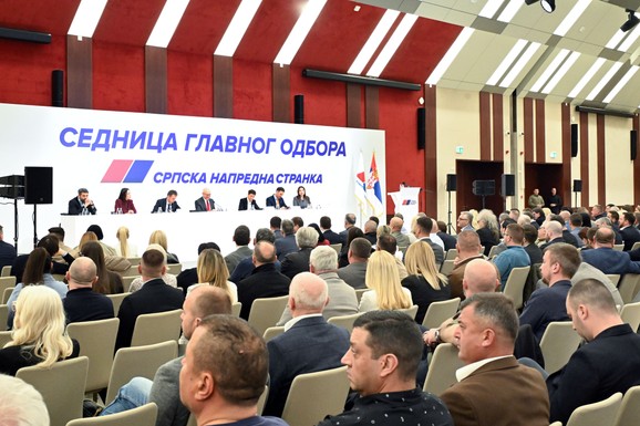 "NAŠ CILJ JE JASAN" Vučević nakon Sednice glavnog odbora SNS: "Slušamo građane i donosimo odluke u njihovom interesu"  (FOTO, VIDEO)