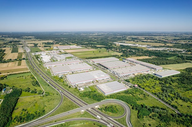 SEGRO Logistics Park Stryków oferuje 46 700 mkw. nowoczesnej powierzchni magazynowej dostępnej od ręki (103/140)