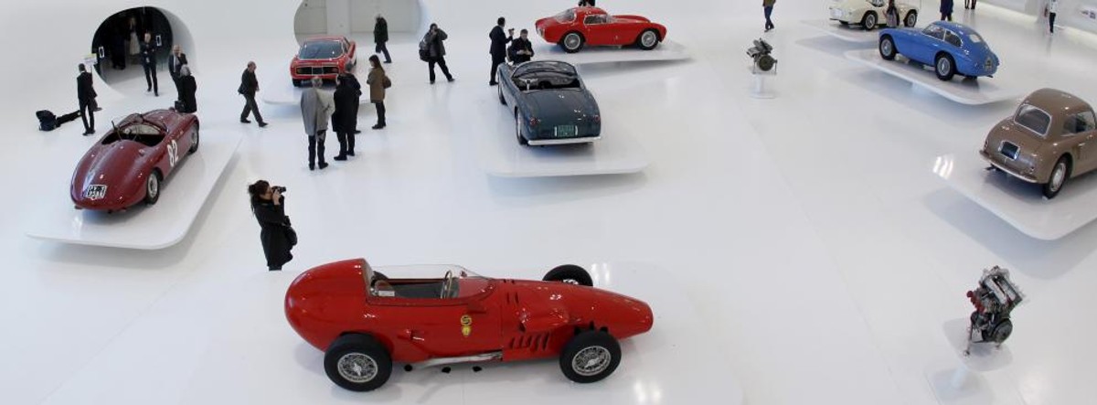 Wystawa w muzeum Enzo Ferrari we włoskiej Modenie