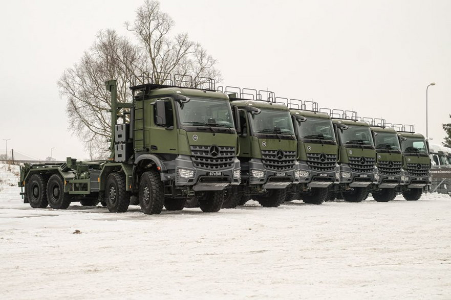 Wojskowy Mercedes-Benz Arocs 3945. Fot. MB