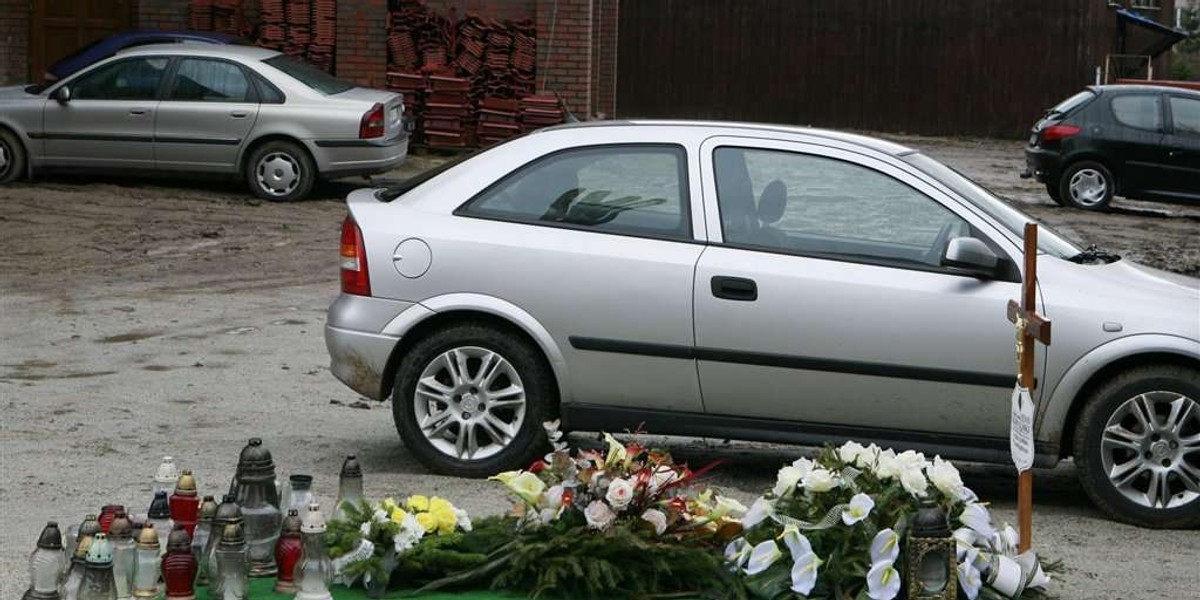 Ksiądz pochowany na parkingu