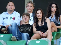 Młody Kosecki chodzi z piękną misską