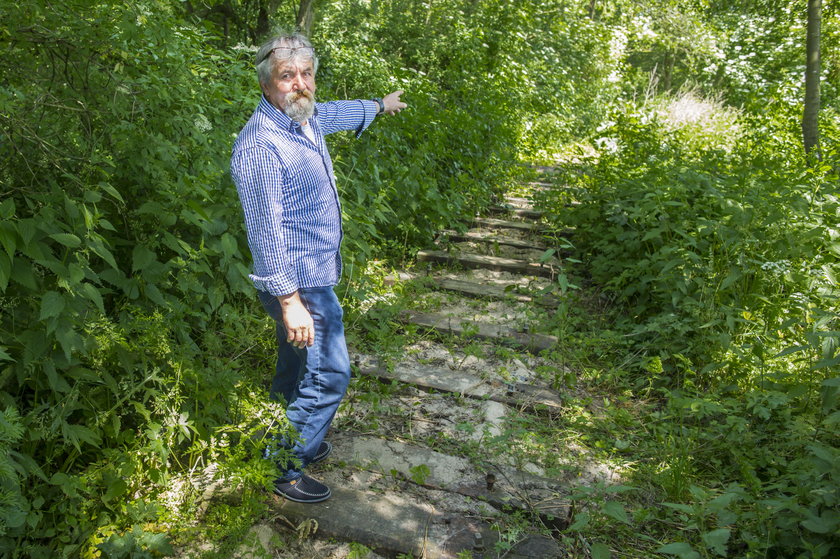 Prezes Towarzystwa Wyrzyska Kolej Powiatowa Jerzy Borzych mówi, że złodzieje zabrali szyny i podkłady kolejowe