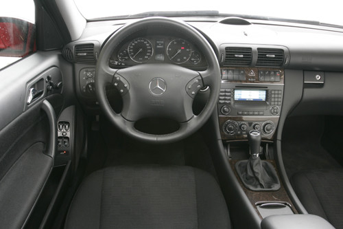Mercedes klasy C: Prestiż, komfort,  dobre osiągi, ale...