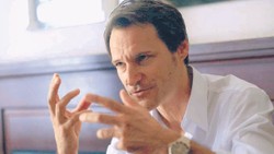 Rolf Dobelli pokazał, jak można zarobić na streszczeniach książek