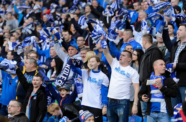 Kibice Lecha Poznań podczas meczu piłkarskiej Ekstraklasy z Legią Warszawa