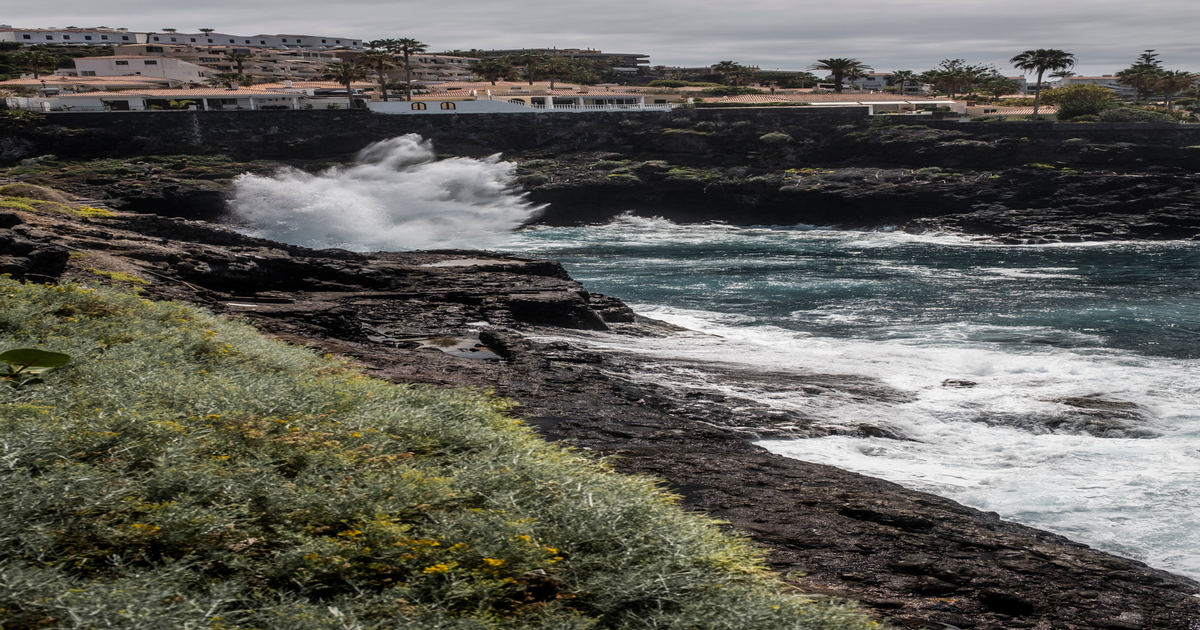 3 Tote auf Teneriffa durch Riesenwellen - 10 Menschen ins Meer gerissen