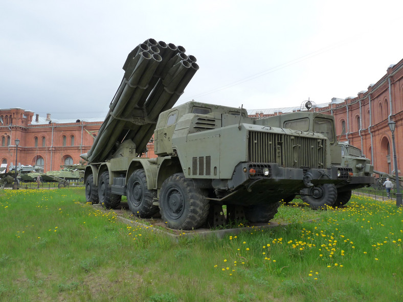 BM-30 Smiercz - w Muzeum artylerii, wojsk inżynieryjnych i łączności w Petersburgu